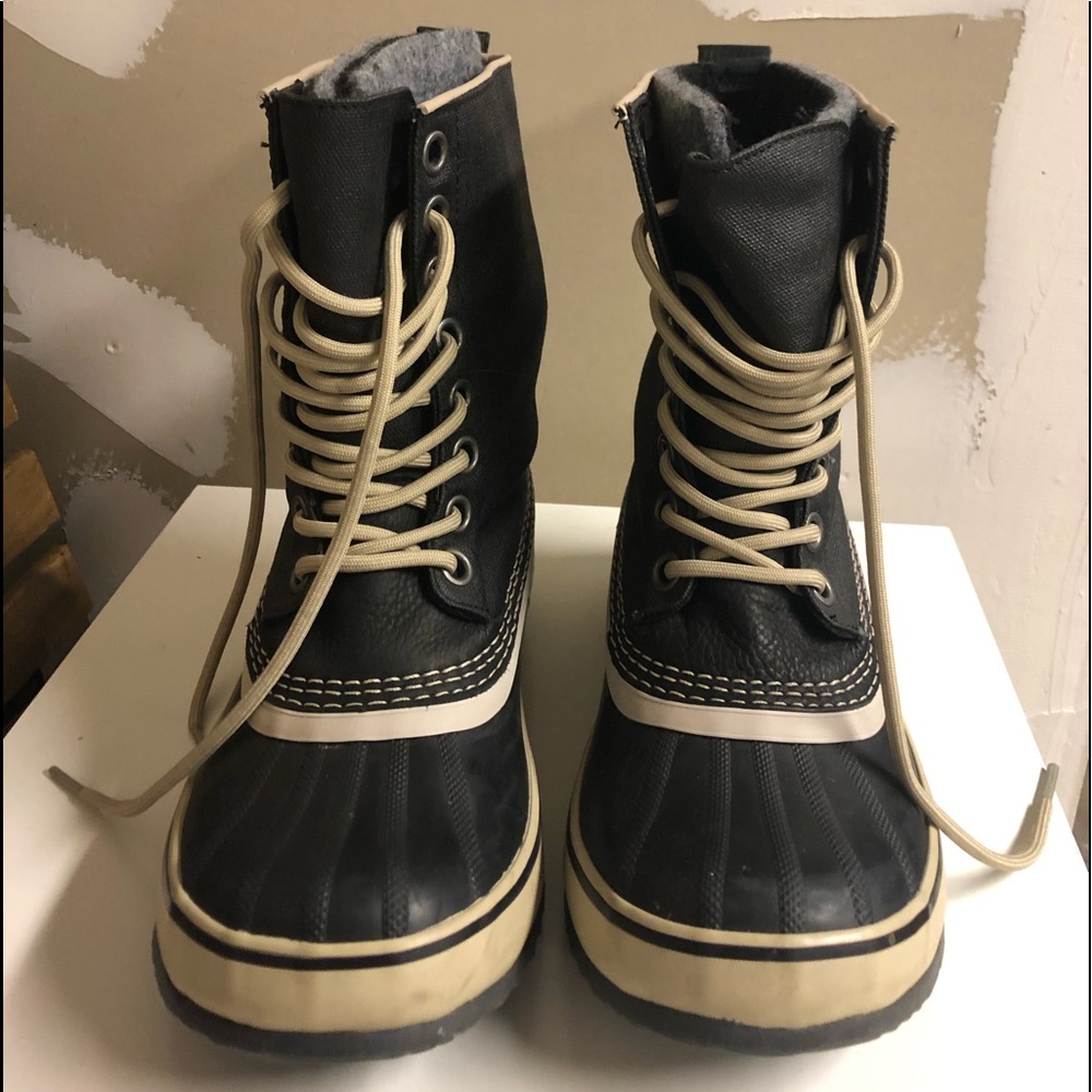 Urban Outfitters Sorel winter snow boots